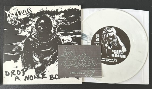 D-Clone – Drop A Noise Bomb 5 Track E.P. (2009)