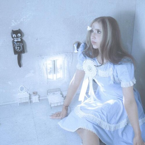 Isabel_LaRosa-Promising_Young_Woman-EP-24BIT-WEB-FLAC-2026-ENRiCH.jpg